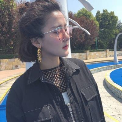 手持情刃战情场.