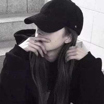 只做妖冶的女人