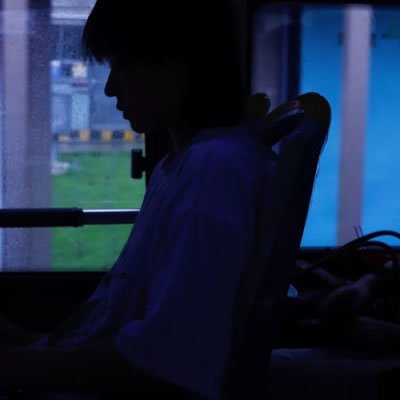 ╱羞答答的玫瑰静偷偷的开