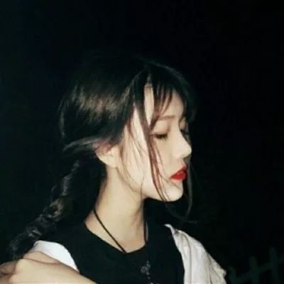 吉他及她i