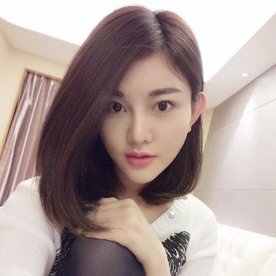 用笑掩饰伤