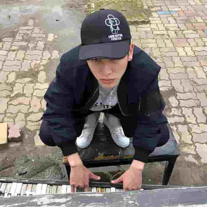 不拽，，怎么赢天下